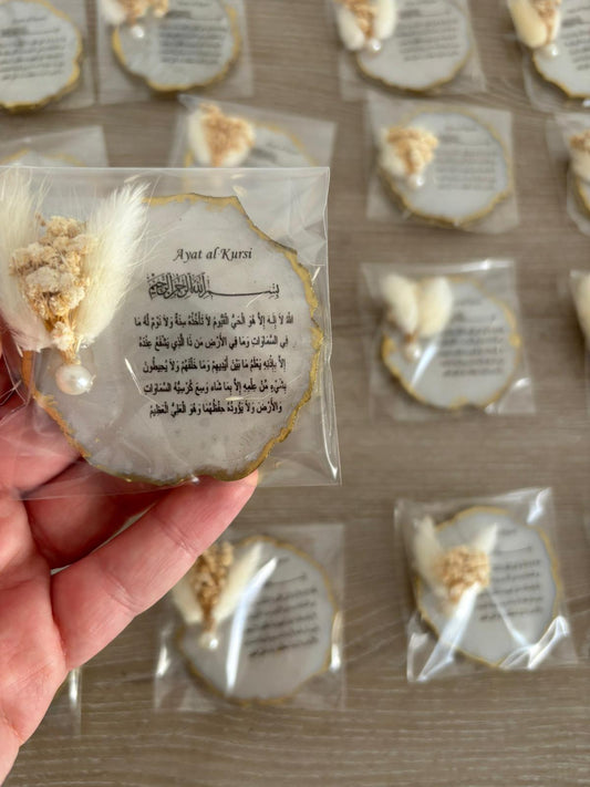 Bespoke Handcrafted Epoxy Resin Magnet - Personalized Keepsake with Dried Flowers & Pearl